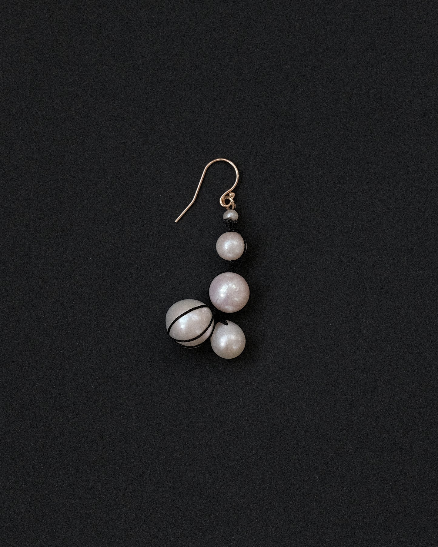 Black Medium Pearl Earring