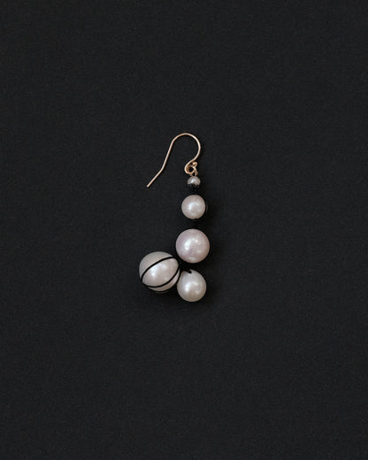 Black Medium Pearl Earring
