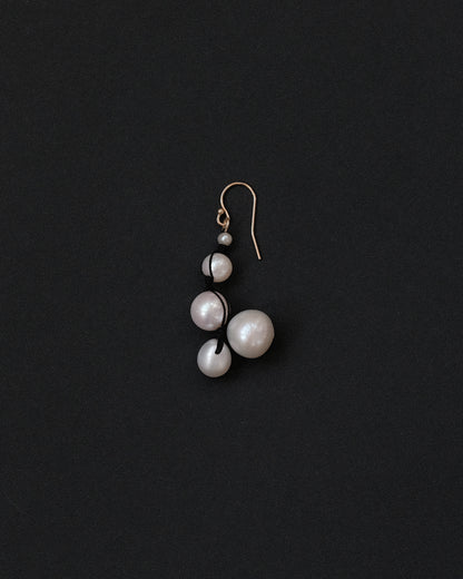 Black Medium Pearl Earring